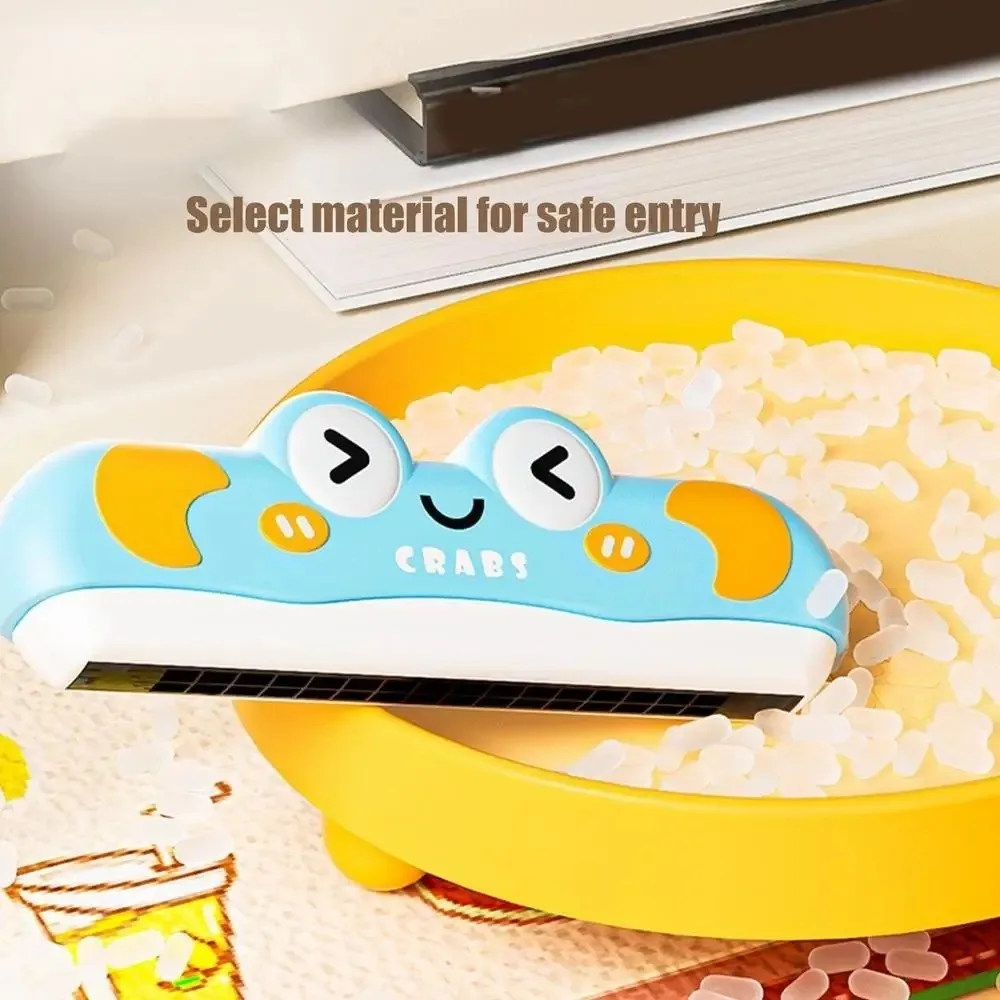 هارمونيكا لعبة وصافرة نفخ سهلة - مراجعة Musical Instrument You Blow Into وسعره